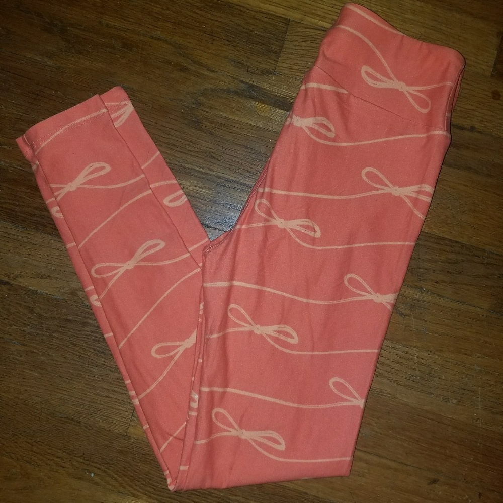 NWOT Lularoe OS leggings