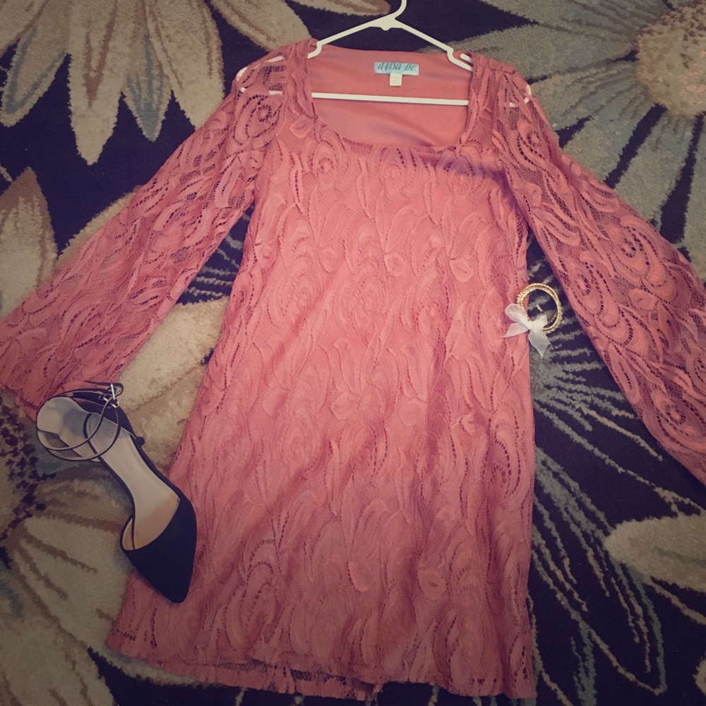 Pretty in coral mid dress