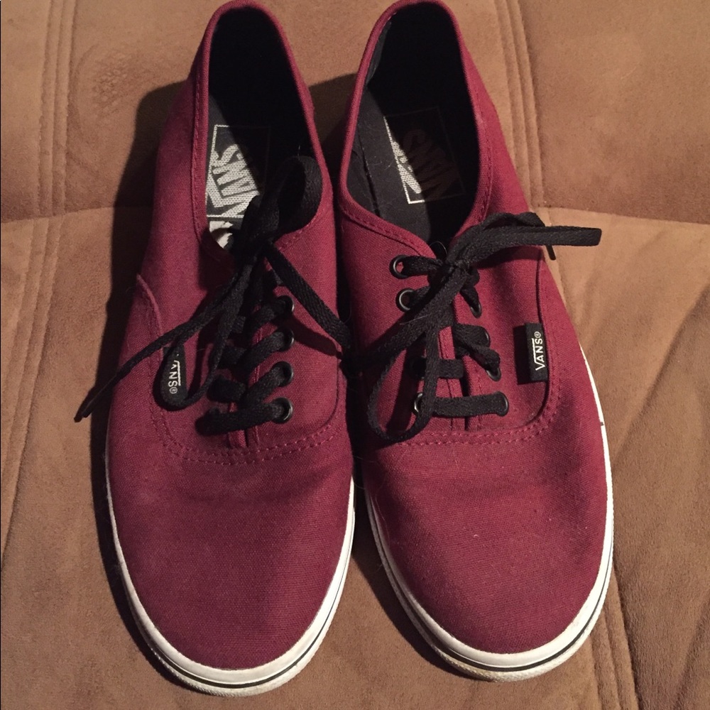 Vans Authentic in Maroon