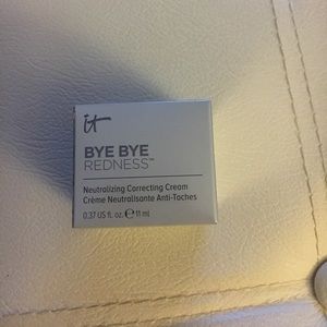 It Cosmetics Bye Bye Redness