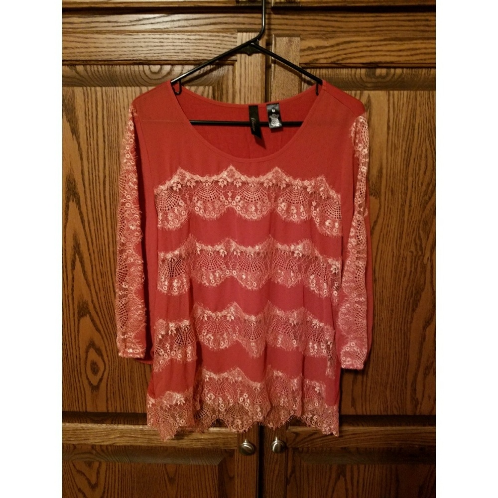 Buckle boutique top