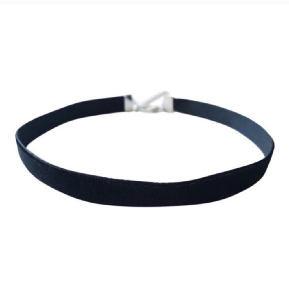 *1 LEFT* Thin black choker
