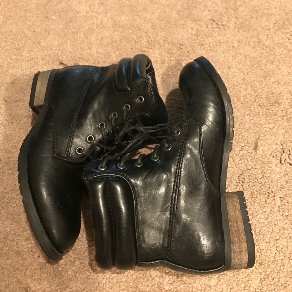 Cathy Jean ankle booties
