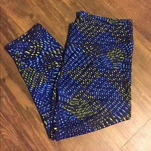 Blue and yellow crop leggings
