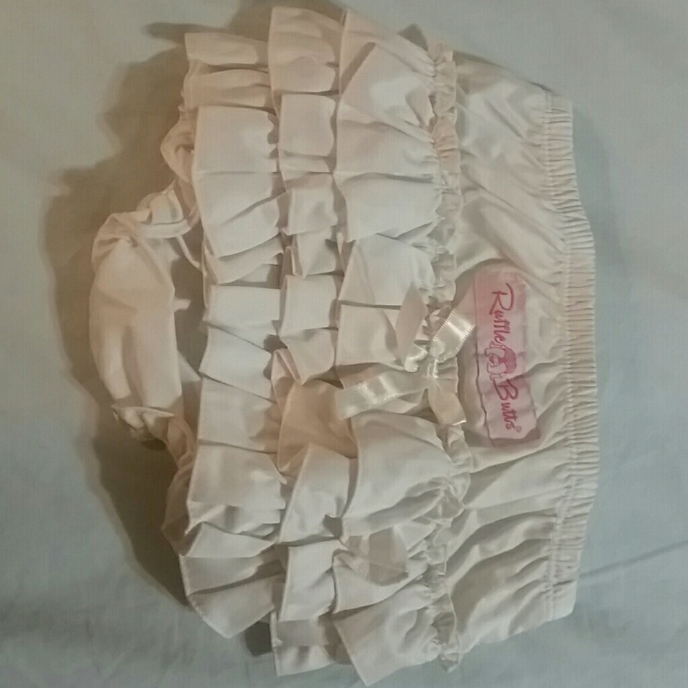 NWOT Girls Ruffle Butts Bloomers sz. 18-24 mo