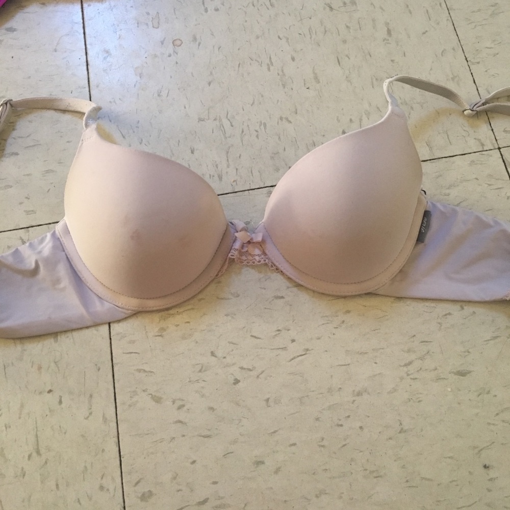 Light pink push-up bra
