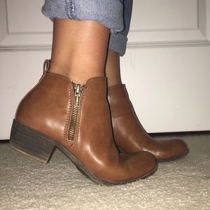 MAKE AN OFFER:) DSW Ankle Boots