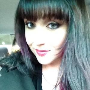 Meet your Posher, Hollie