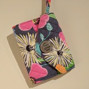 EUC Vera Bradley Wristlet Floral Clasp Wallet