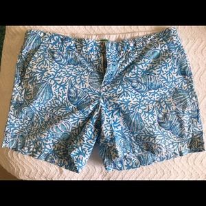 EUC Size 8 Lilly Pulitzer blue shell shorts