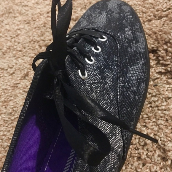 NEW Lace black gray keds - Picture 3 of 5