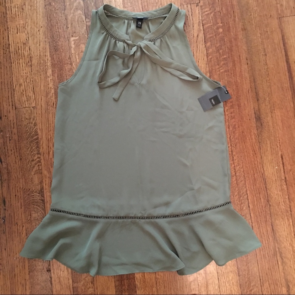 NWT. XS Olive Green Mossimo Sleeveless Top