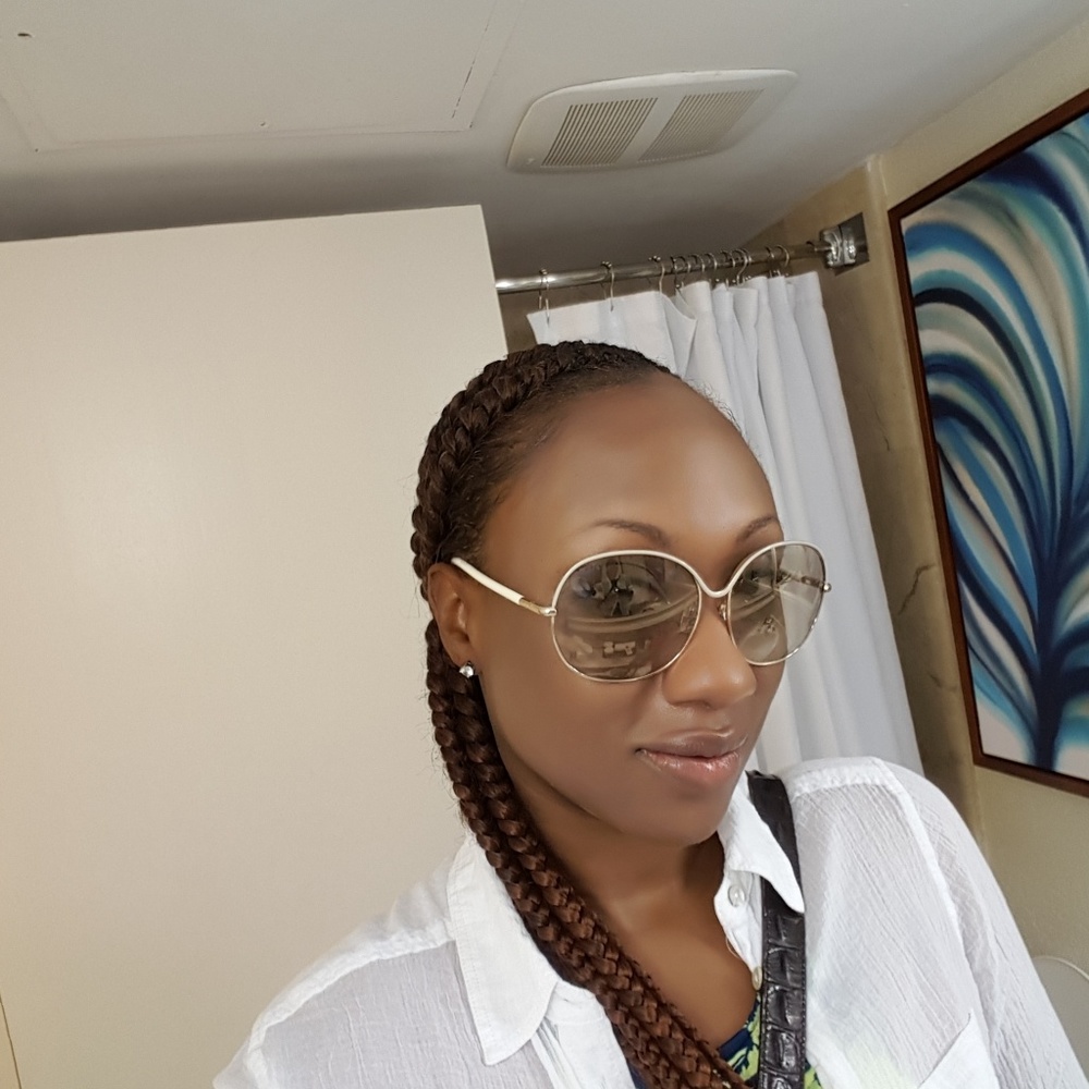 Meet your Posher, Esha