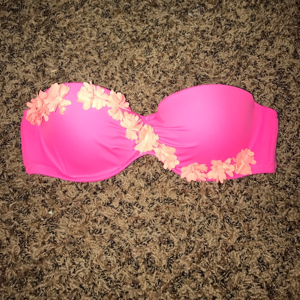 VS push-up swimsuit top