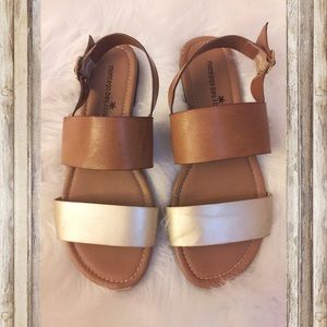 Montego Bay Club Strappy Flat Sandals! Size 7.5