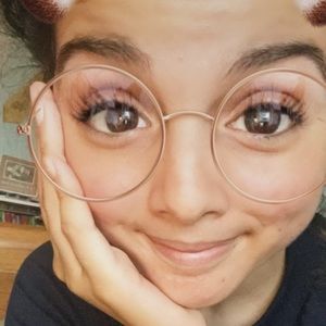 Meet your Posher, Briana