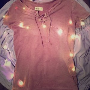 🌸cute hollister shirt🌸