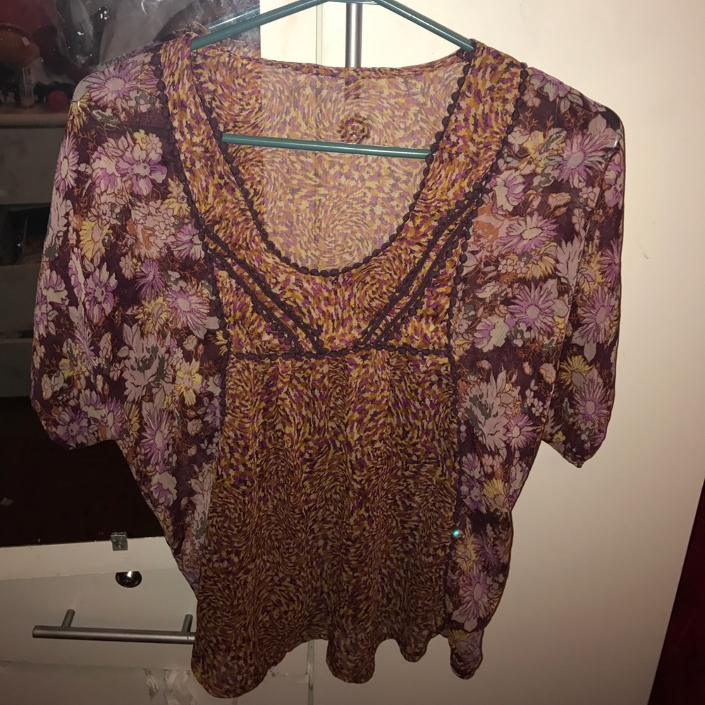 Blouse print floral with designs