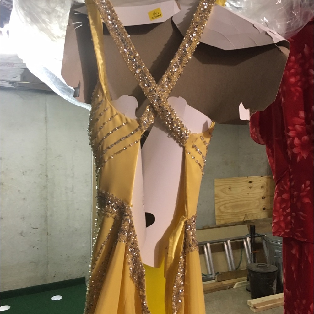 Yellow Beaded Special Occasion Dress - Size 4 - Picture 3 of 3