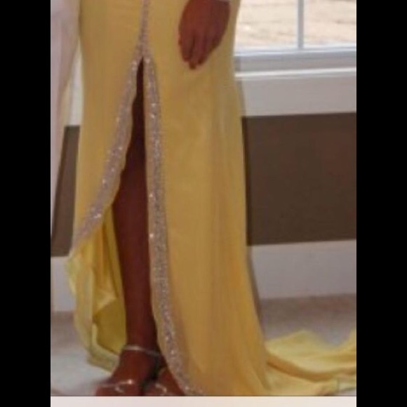 Yellow Beaded Special Occasion Dress - Size 4 - Picture 2 of 3