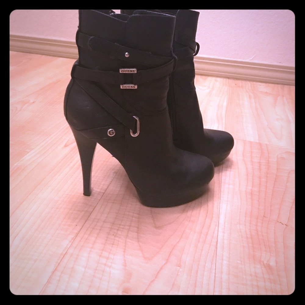 Guess boots
