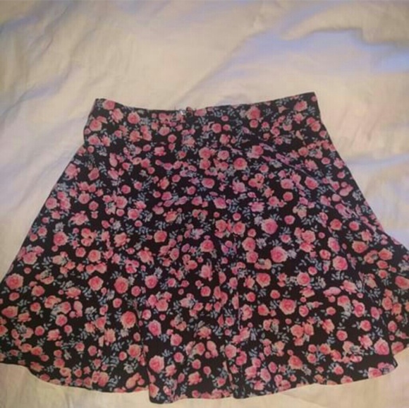 Floral short skirt - Picture 1 of 1