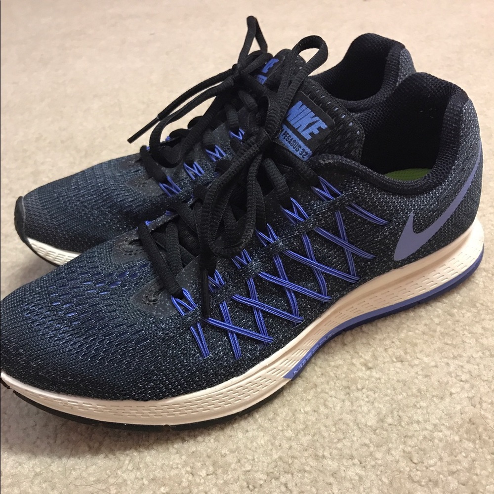 Womens Nike Zoom Pegasus 32 (royal blue and black)