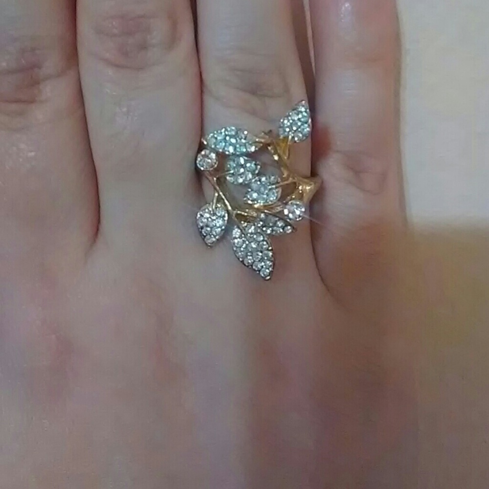 Unique leaf wrap ring