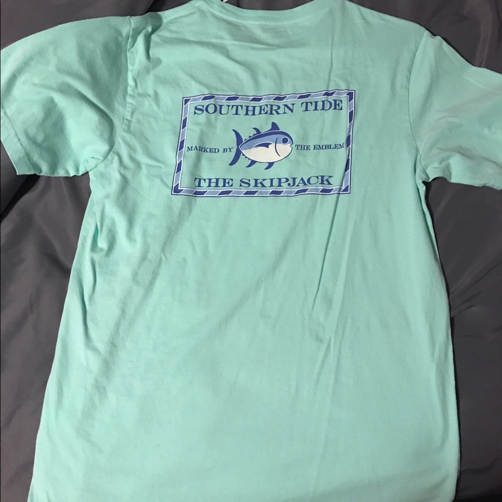 Southern Tide tee