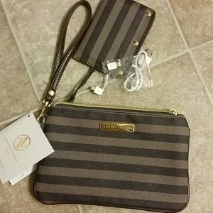 Final⬇👛Adrienne Vittadini Charging Wristlet NWT