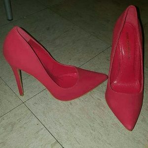 Red Pumps