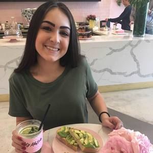 Meet your Posher, Elana