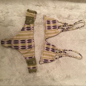 Acacia swimwear set (petite) (slightly worn)