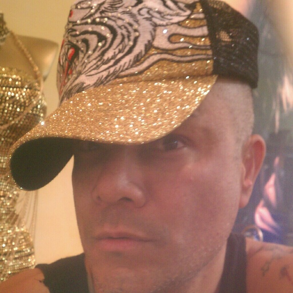 Meet your Posher, Eddie - Picture 2 of 4