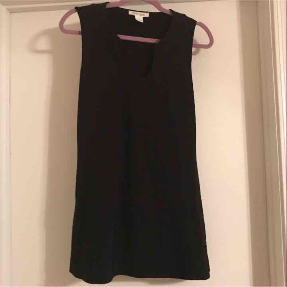 Sleeveless tunic top