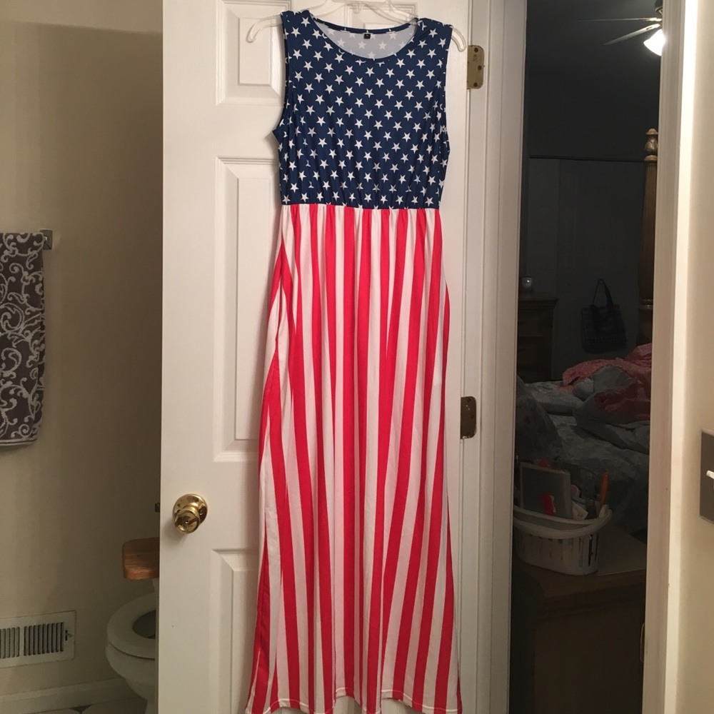 Size large festive holiday maxi dress