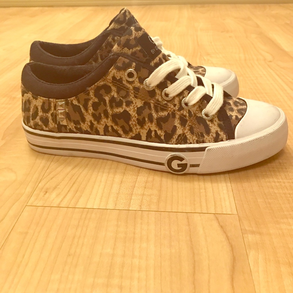 Leopard print guess shoes brand new