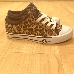 Leopard print guess shoes brand new