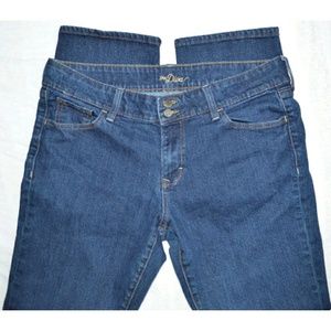 ❤ Old Navy "The Diva" Straight Leg Jeans