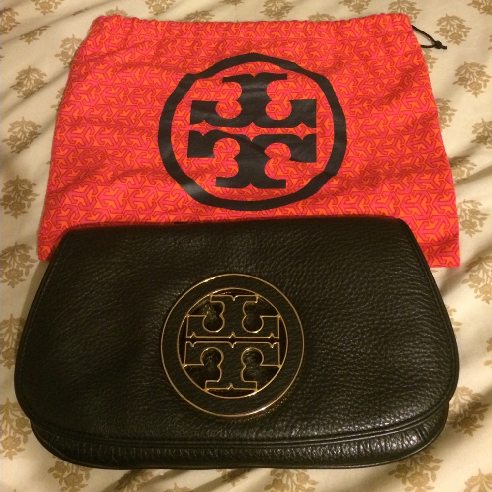 Tory burch Amanda logo clutch