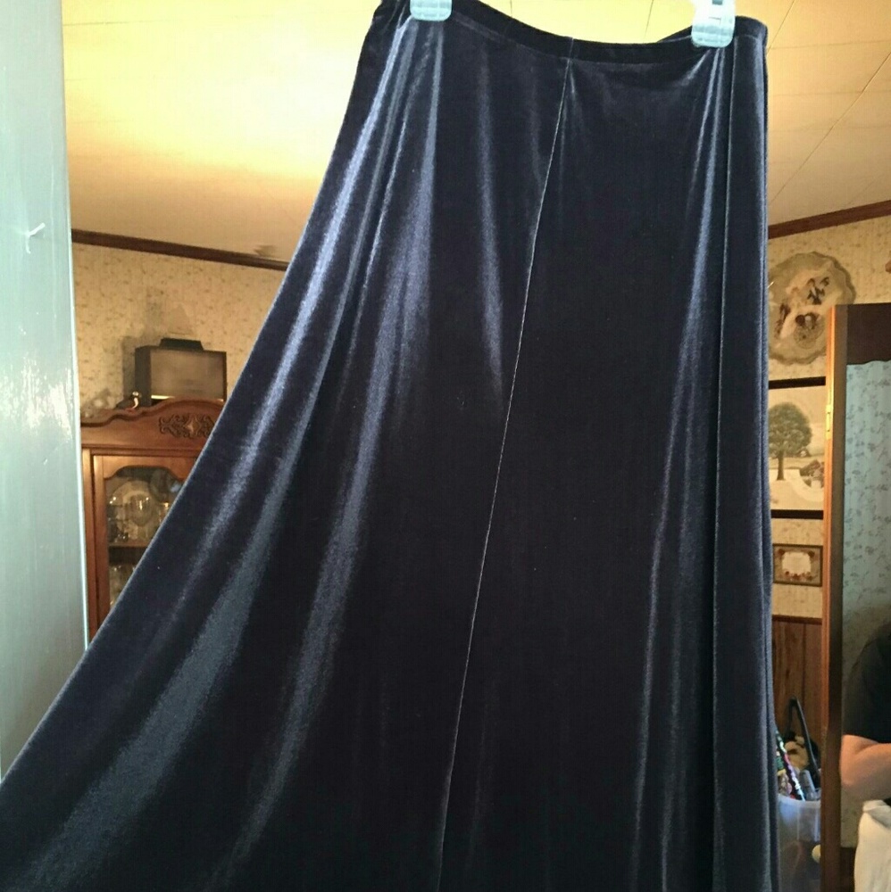 Spring Cleaning!!!!!!!  Cute skirt