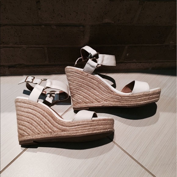 White open toed wedges - Picture 4 of 8