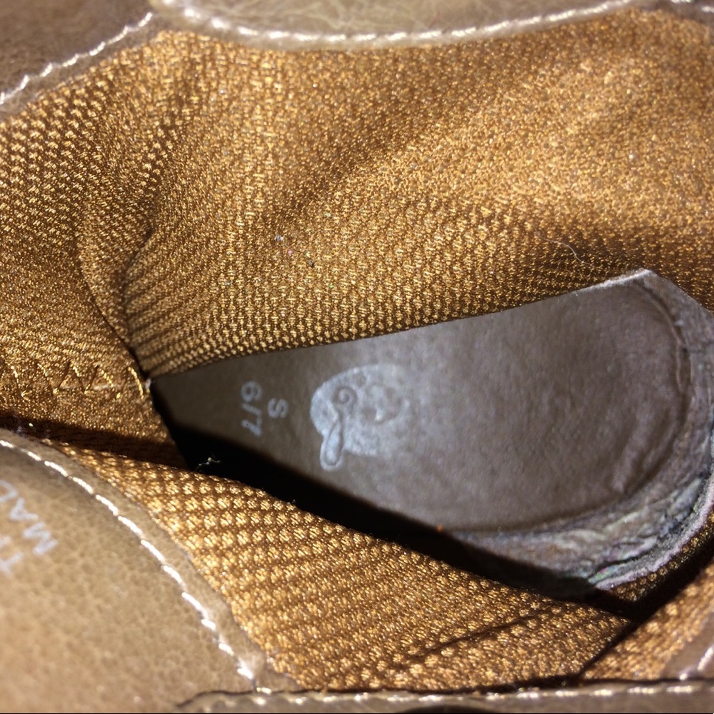 Boots - Picture 3 of 3