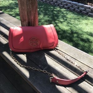 Like NEW coral summer leatherTory Burch eveningBag