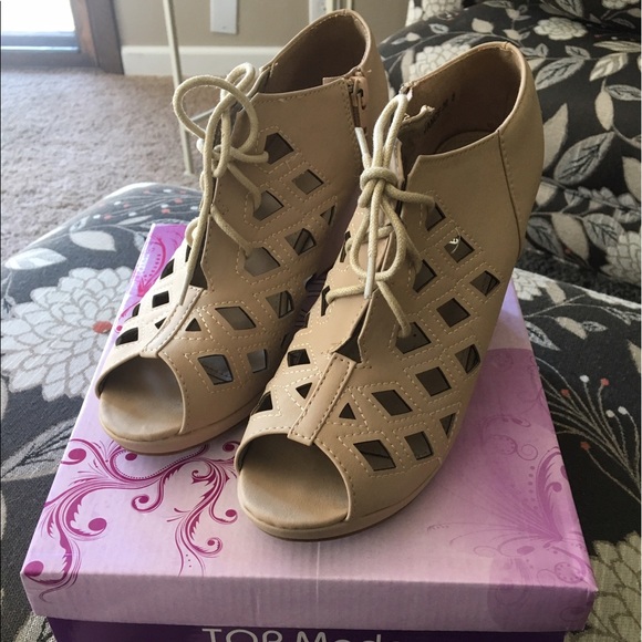 TOP Moda Beige Wedges (Women's Size 8) - Picture 1 of 4