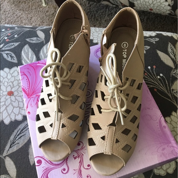 TOP Moda Beige Wedges (Women's Size 8) - Picture 4 of 4