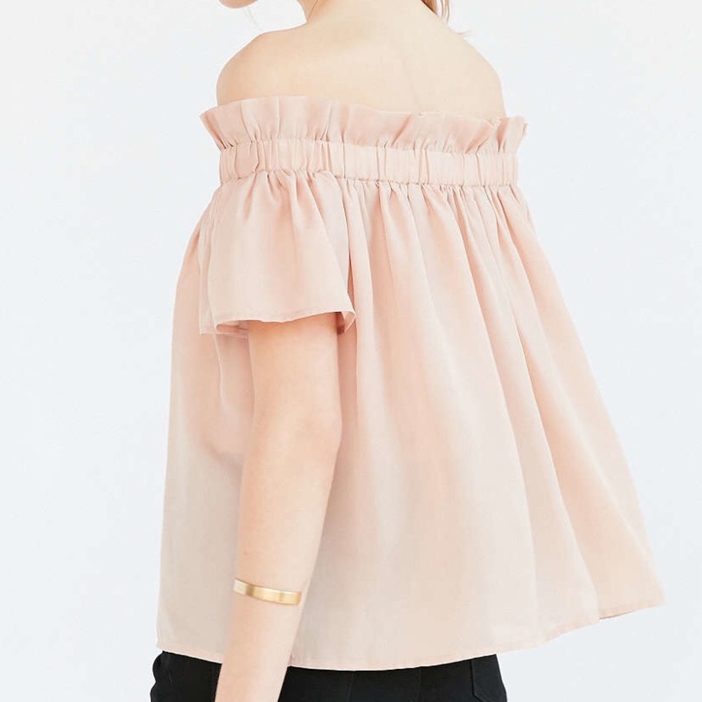 UO Off the shoulder Top