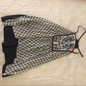 Boutique Size M Embroidered Tank