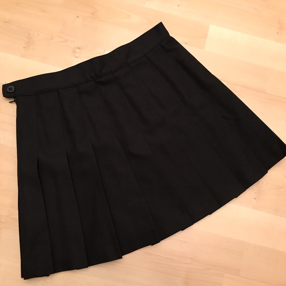 American Apparel Black Pleated Skirt