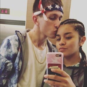 Meet your Posher, Logan